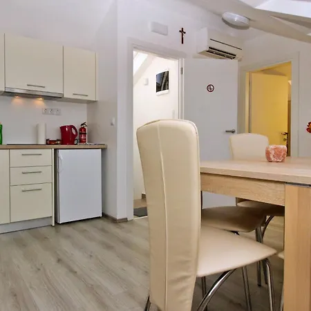 Ivo P. Guest house Silo (Krk)